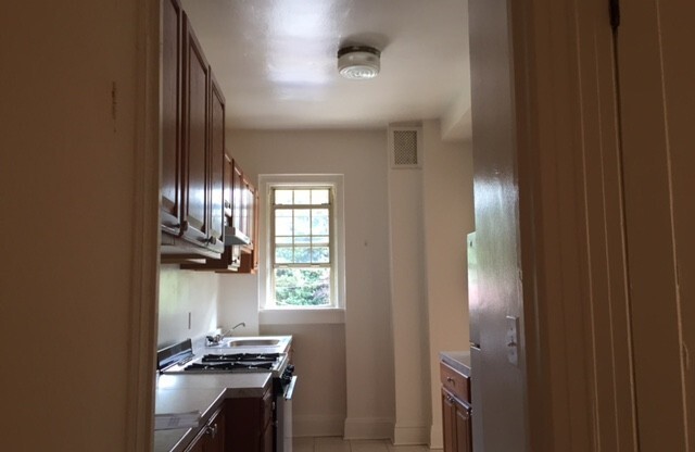 2 beds, 2 baths, 775 sqft, $2,025, Unit 206