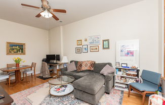 2702 W Thomas St, Chicago IL 2