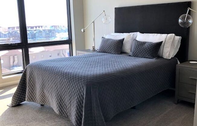 2 beds, 2 baths, 990 sqft, $2,125, Unit 422