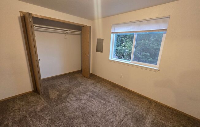 2 beds, 1 bath, 875 sqft, $1,295, Unit 127-75