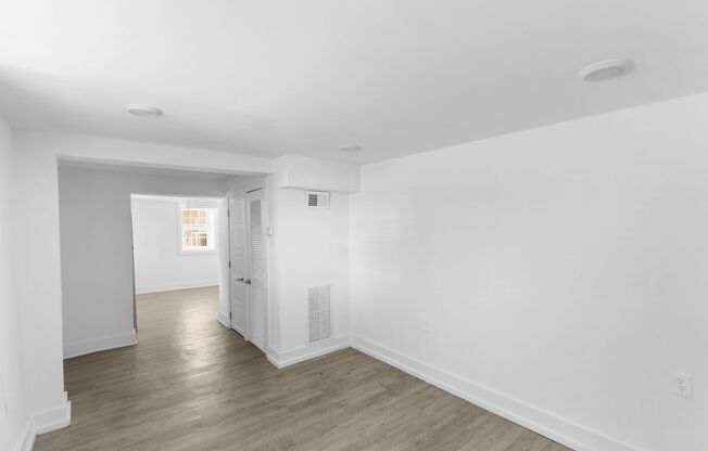 Studio, 1 bath, 382 sqft, $792, Unit B