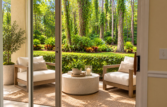 Beautiful 2/2 Conservation View Condo at The Crest close to UCF and Valencia College.
