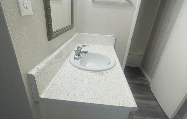 Studio, 1 bath, 336 sqft, $999, Unit D26