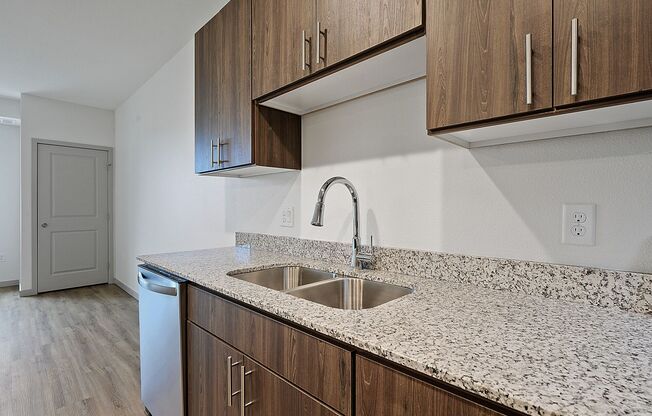 1 bed, 1 bath, 1,015 sqft, $1,995, Unit 410