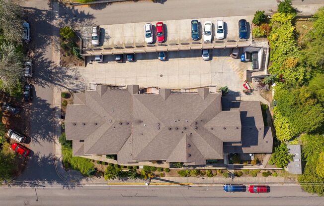 5 Bedroom Unit, Avail. 9/9- $1,000 Visa Card Move-In Bonus for Early Signers (by 8/3)
