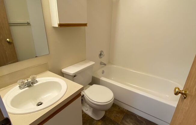 2 beds, 2 baths, 900 sqft, $2,795, Unit 207