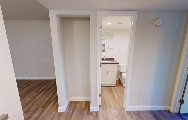 1 bed, 1 bath, 630 sqft, $995, Unit 18