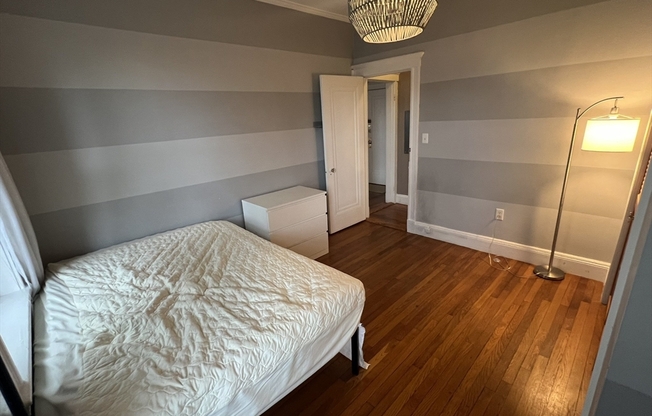 1 bed, 1 bath, 595 sqft, $2,900, Unit 43