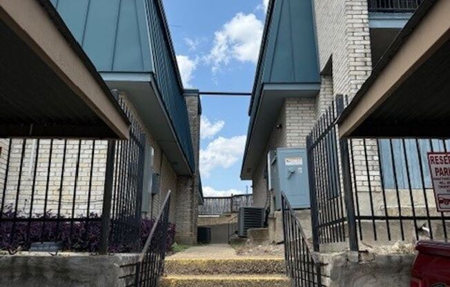 3 beds, 2 baths, 1,256 sqft, $1,500, Unit 09-0908 W/D