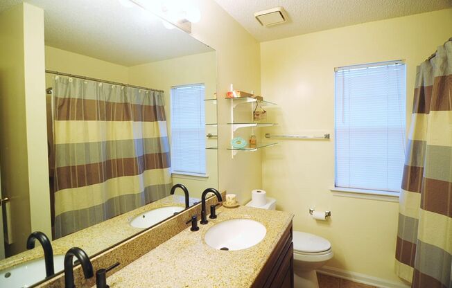 3 beds, 2 baths, $1,595