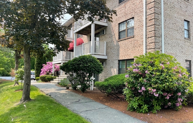 12 KENMAR DR