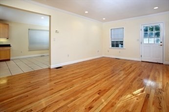 27 SULLIVAN AVE