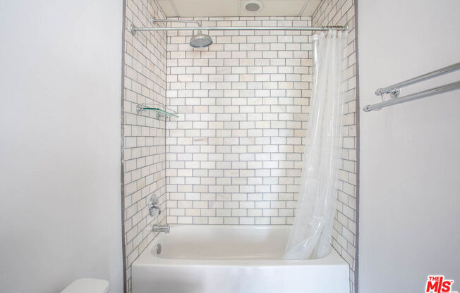 Studio, 1 bath, 760 sqft, $2,250, Unit 714