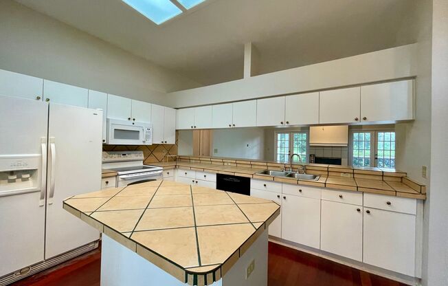 3 Bedroom 2 Bath Home in Pebble Creek Community!