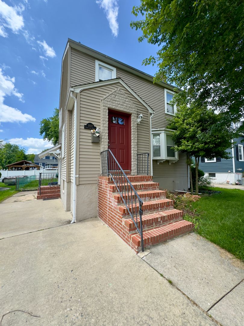 Charming Parkville Townhome with Modern Amenities