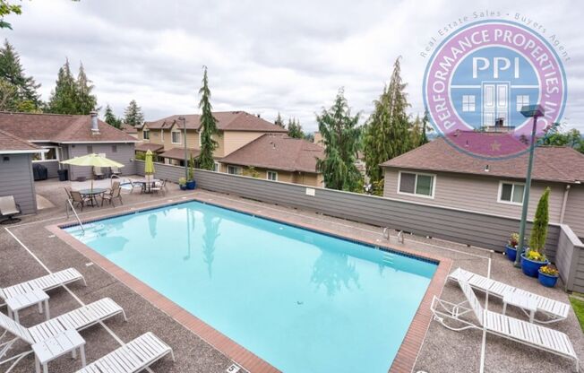 Desirable West Linn Location / Walk To The River, Restaurants & Shopping, Clubhouse, Gym, Pool & Spa