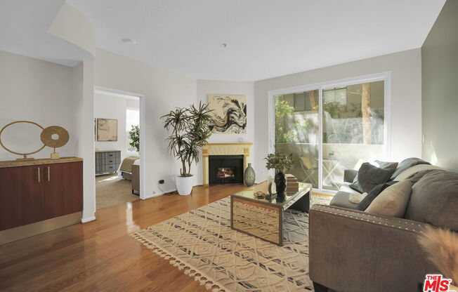 2 beds, 2 baths, 942 sqft, $559,900, Unit 135