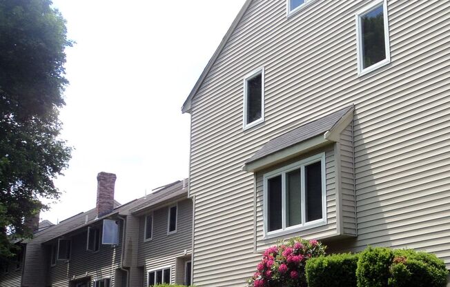 48 Pleasant Street