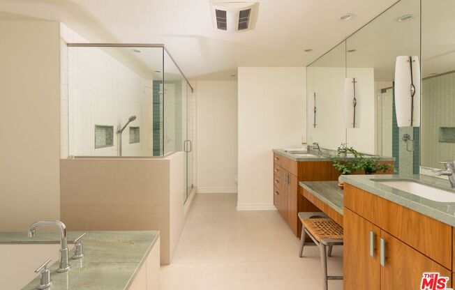 1692 MICHAEL LN