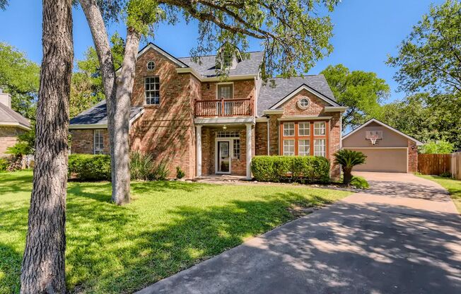 4BD/3BA HOME IN SHADY HOLLOW ON CUL-DE-SAC!