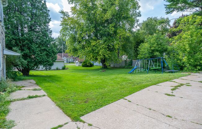1111 Oviatt St, Kaukauna