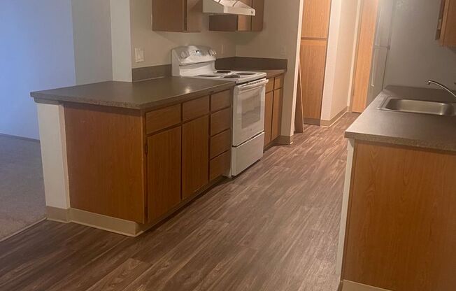 2 beds, 1 bath, 960 sqft, $2,100, Unit 207