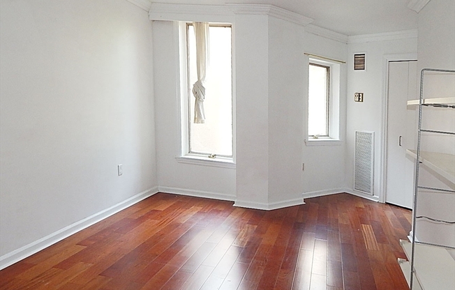 2 beds, 2 baths, 1,369 sqft, $4,000, Unit 304