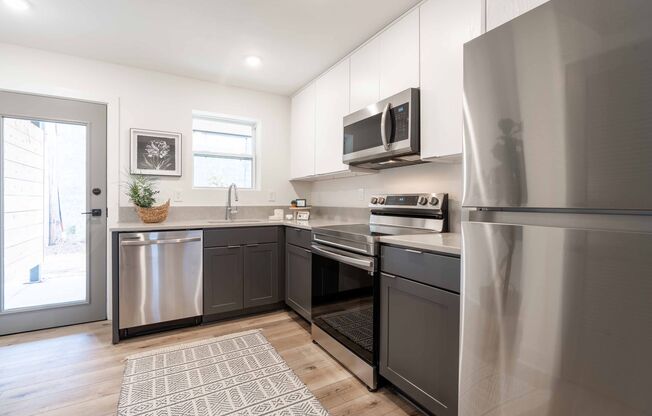 1 bed, 1 bath, $1,595, Unit 109 park modern