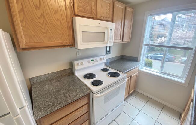 1703 E UN ST