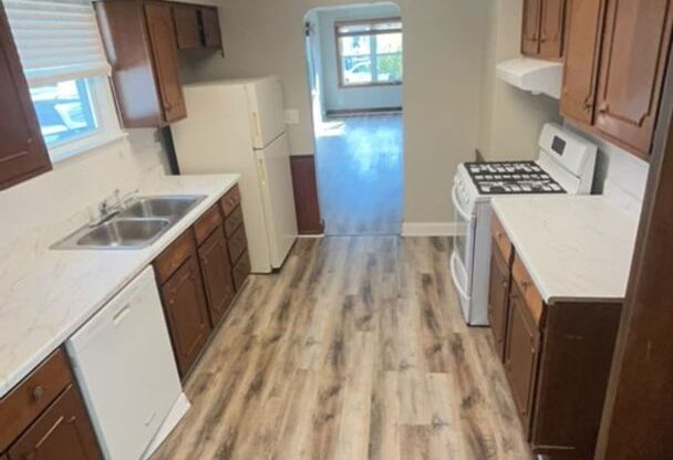 2 beds, 1 bath, $950