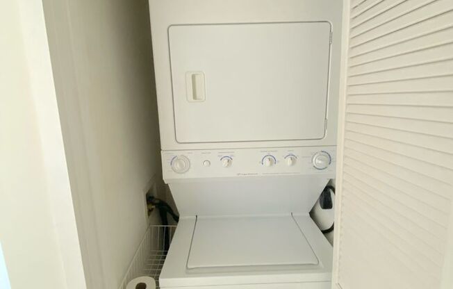 1 bed, 2 baths, $2,595, Unit # 507