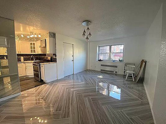 111 18 66 AVE