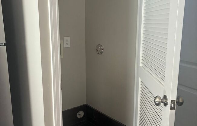 2 beds, 1.5 baths, 840 sqft, $2,650, Unit 105
