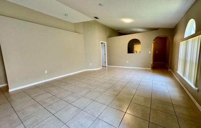 Nicely-Maintained 3/2 Home in Azalea Park