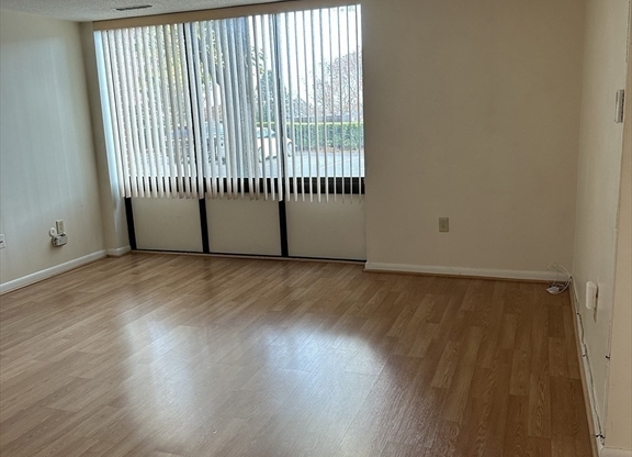 1 bed, 1 bath, 523 sqft, $1,750, Unit 1A