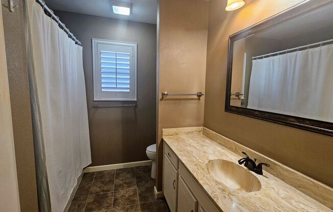 Charming 3 bedroom home with pool in Euless