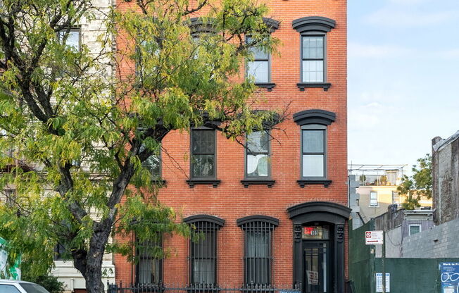 169 MONTROSE AVE
