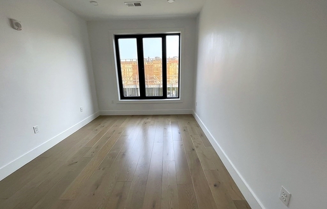 1 bed, 1 bath, 779 sqft, $3,200, Unit 203