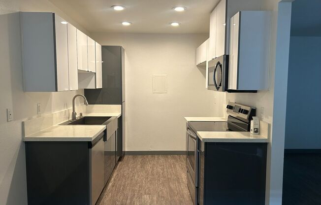 1 bed, 1 bath, 750 sqft, $2,510, Unit B065
