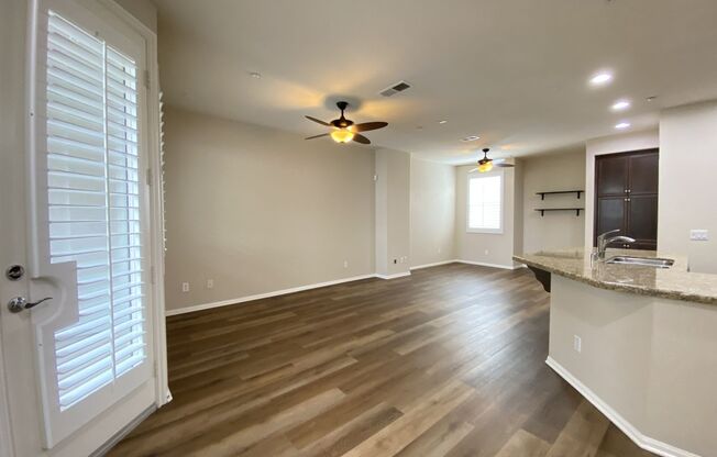 2bd/2.5ba Townhouse with A/C in San Elijo Area