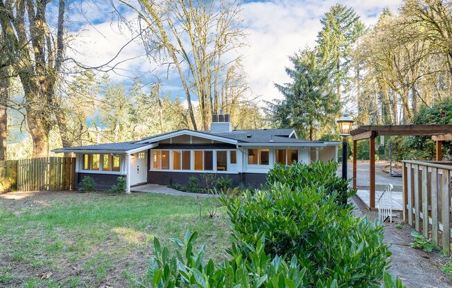 Beautiful 3br/2bth - SW Portland