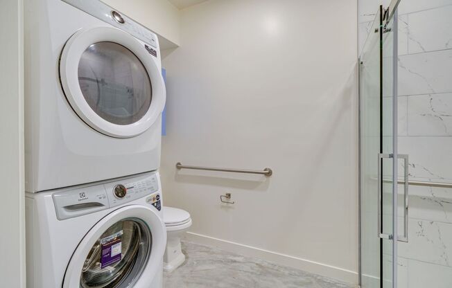 Studio, 1 bath, 290 sqft, $1,545, Unit 453