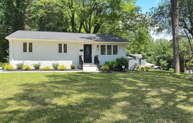 Cozy, Ranch-Style home located in Glendale Acres Subdivision!
