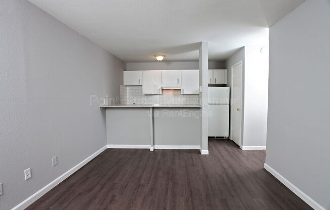 1 bed, 1 bath, $595, Unit 202