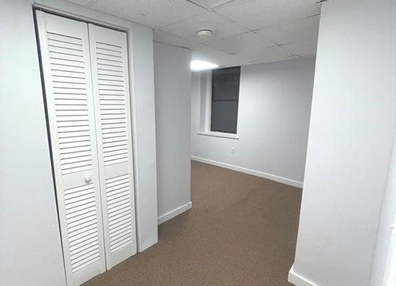 2 beds, 1 bath, 700 sqft, $3,200, Unit G3