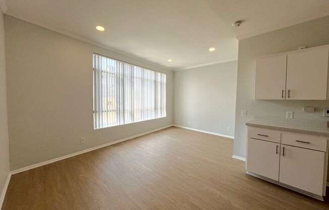 Studio, 1 bath, 500 sqft, $1,748, Unit 211
