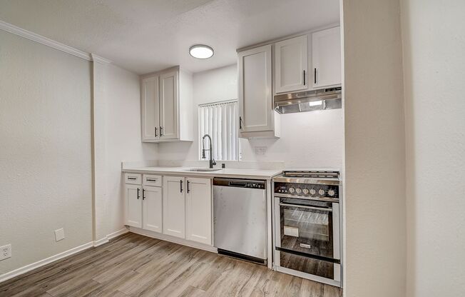 Studio, 1 bath, 500 sqft, $1,548, Unit 216
