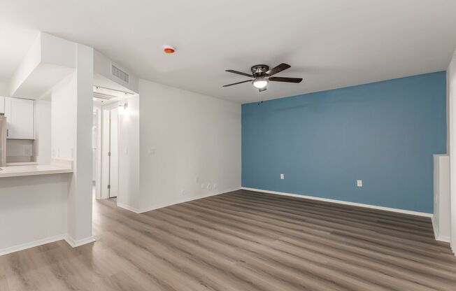 1 bed, 1 bath, 680 sqft, $1,200, Unit 307