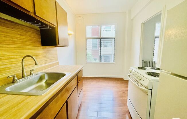 Studio, 1 bath, $1,570, Unit 403