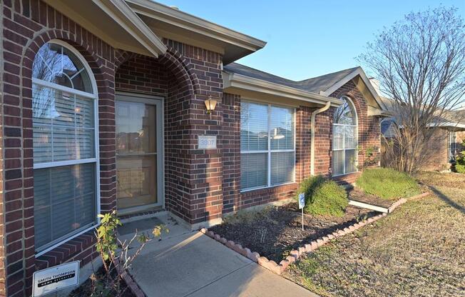 3807 ROSEWOOD LN